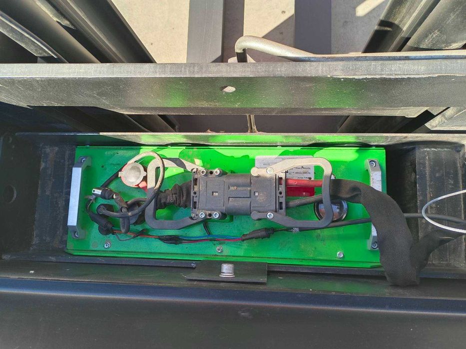 Штабелер електричний 774 EP ES16 1,6т 4,50 м Lion АКБ