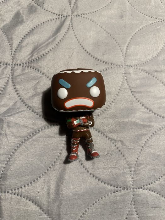 4 bonecos Pop funko de fortnite