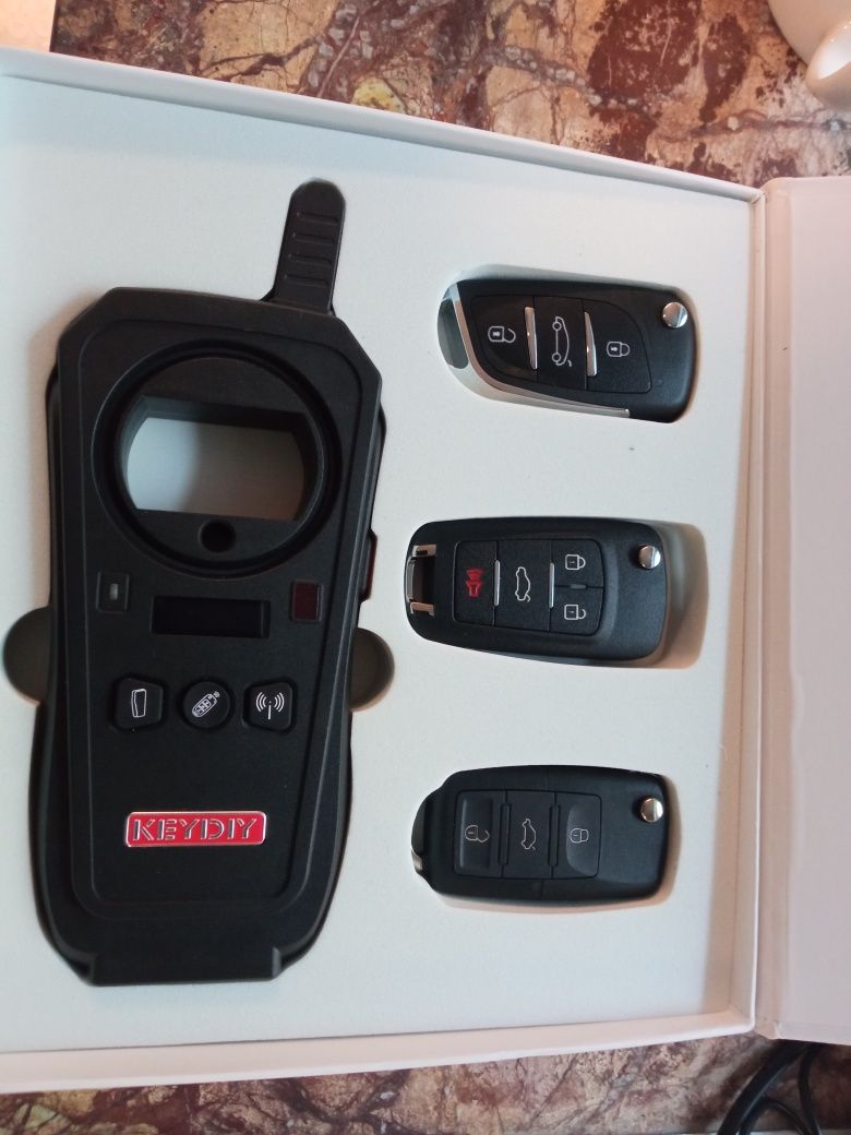 Programator pilotów samochodowych KEYDIY