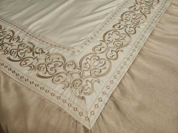 Ozdobna,złota poszwa-narzuta