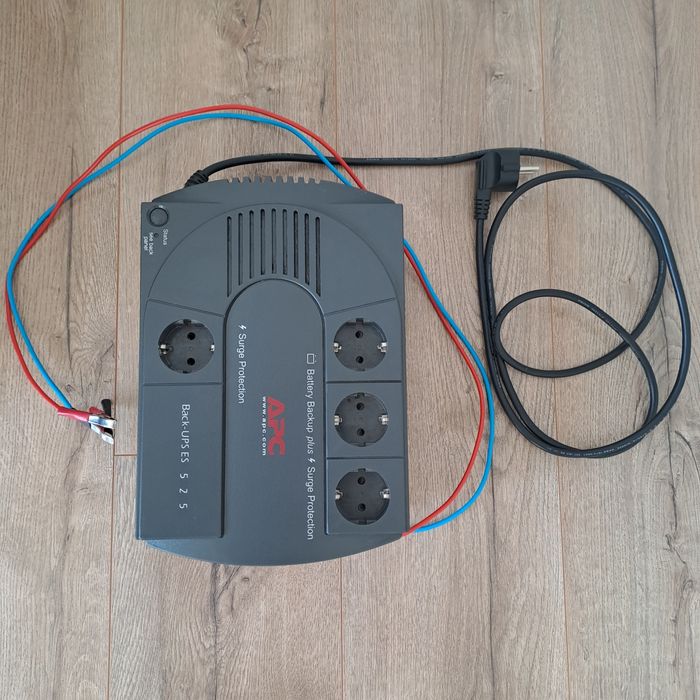 ДБЖ APC Back-UPS ES 525VA та APC Back-UPS RS 500VA в ідеальному ро