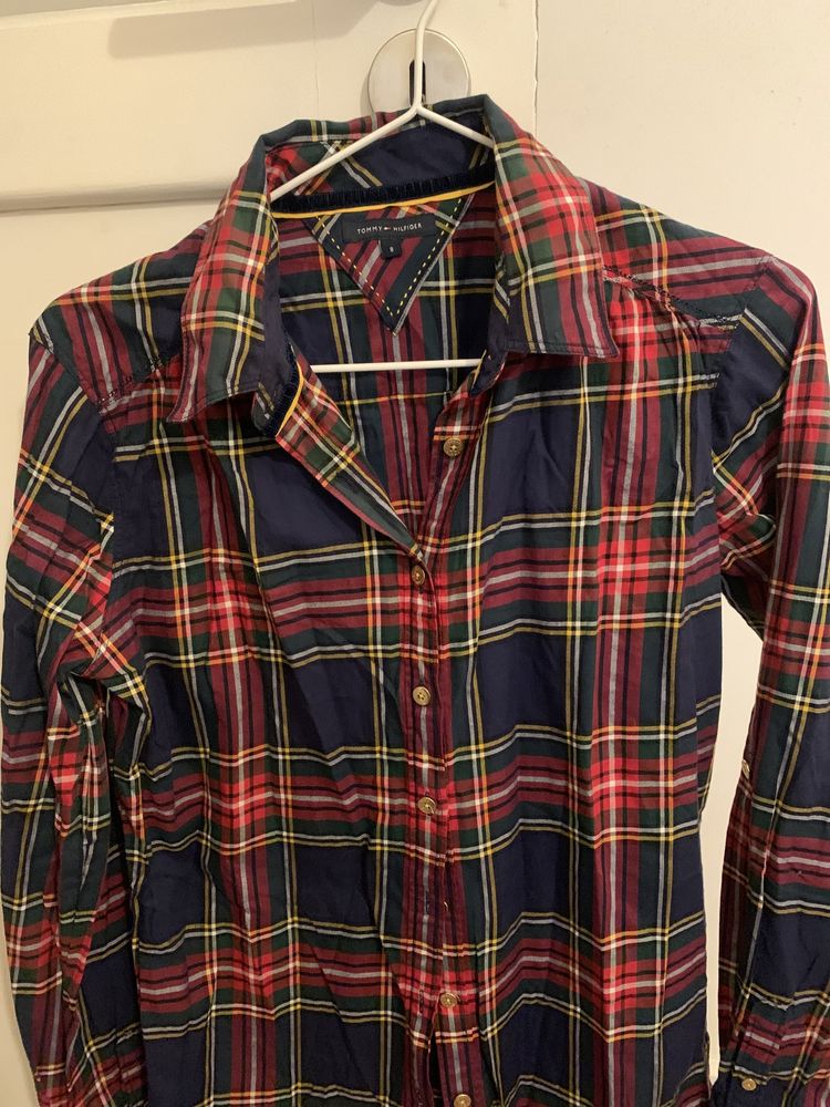 Camisa Tommy Hilfiger. Pouca Usada. Nova 109€