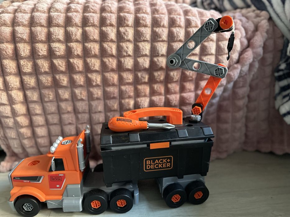 Smoby black&decker ciezarowka 3 w 1 narzedzia dzwig