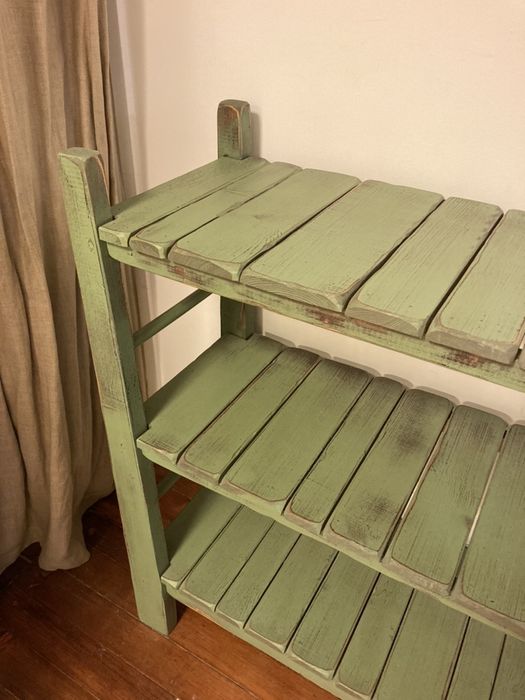 Estante de madeira rústica