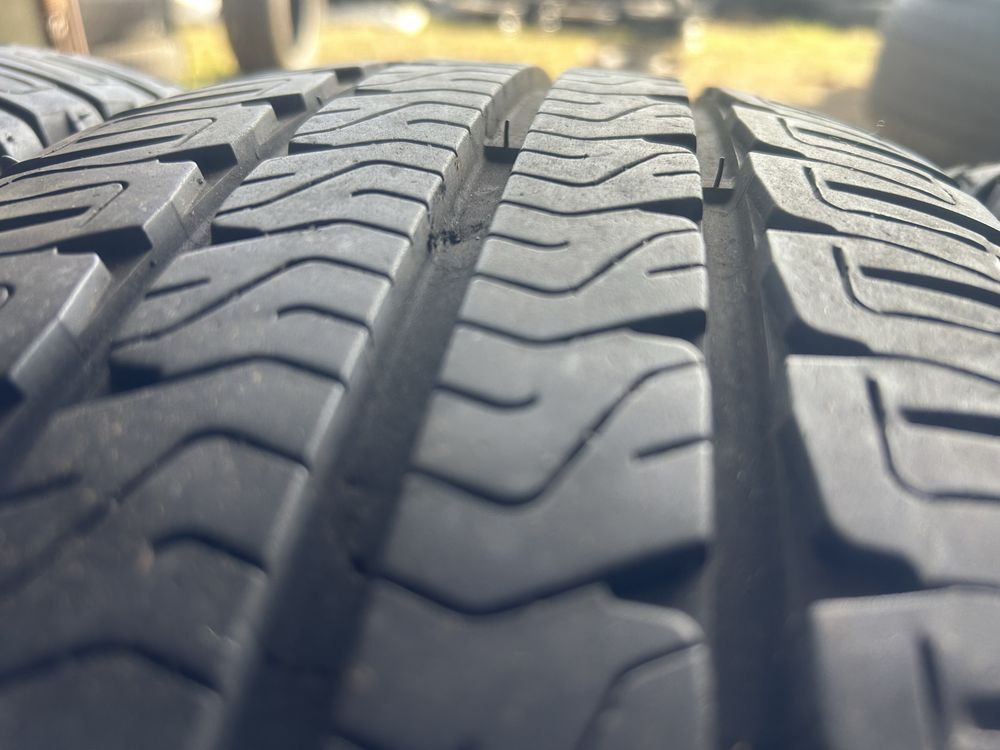 Opony letnie dostawcze 227/75R16C x 2 szt Michelin