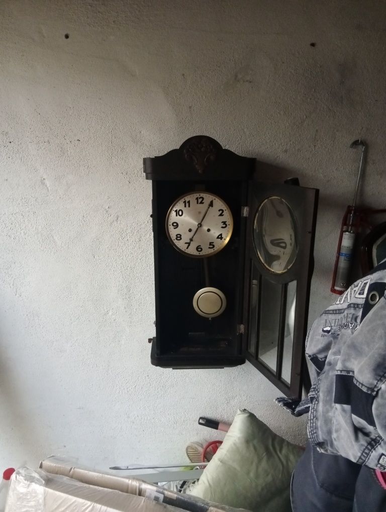 Antyczne zegary ścienne