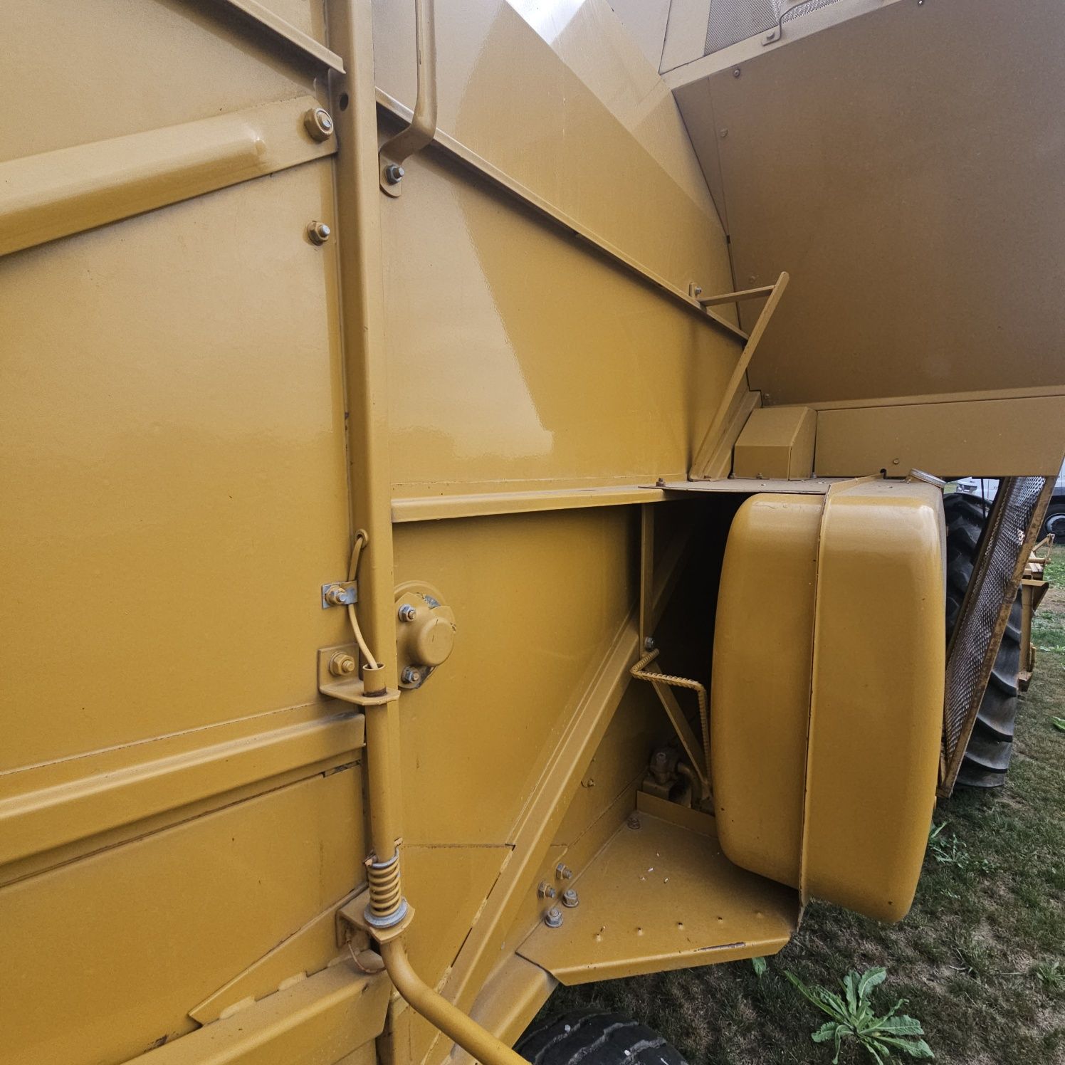 Комбайн зерно збиральний Sampo 600 680 з Фінляндії