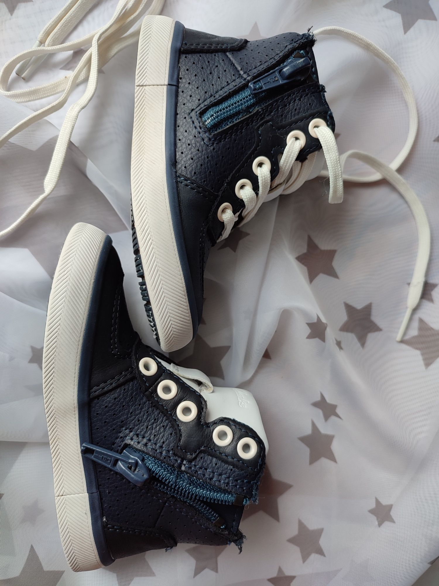 Botki półbuty buciki trampki demisezon skórzane Clarks kolor