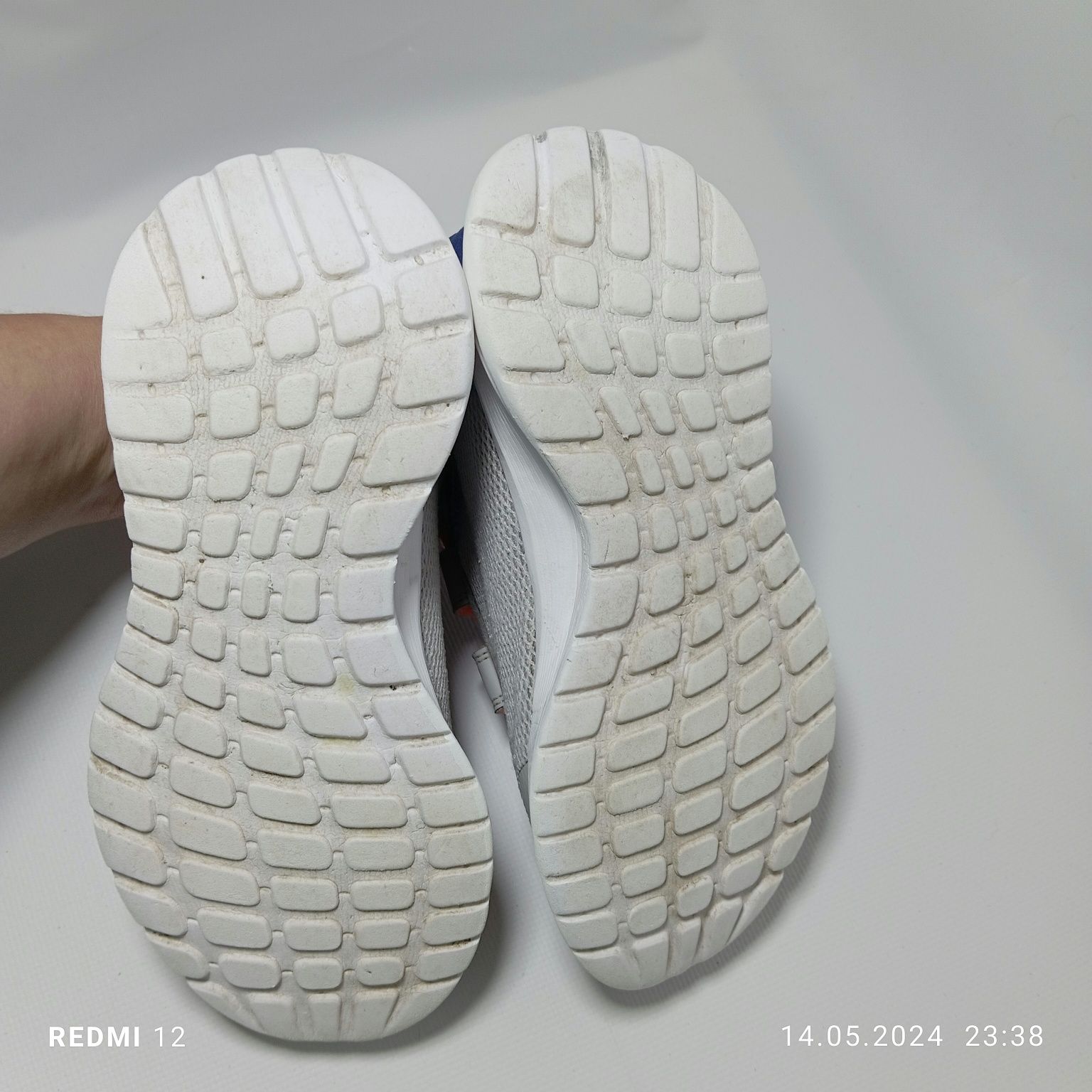 Продам кросівки Adidas