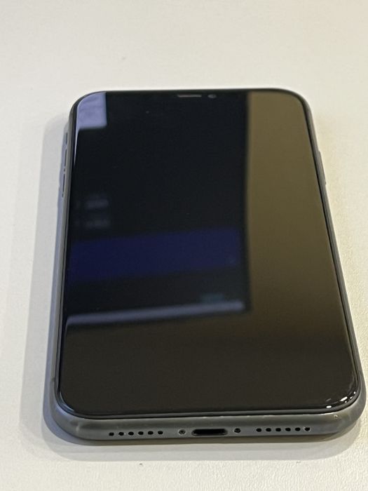 Продам Айфон 11 64gb