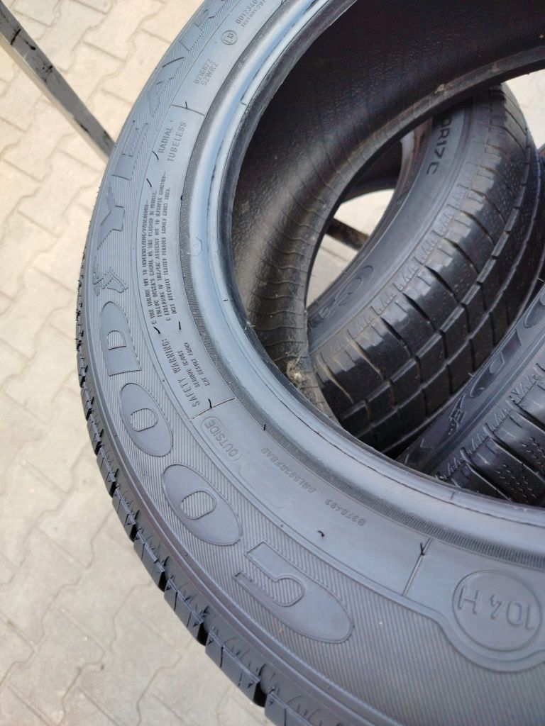 Opony Całoroczne 215/60R17C Goodyear Cargo Vector 215/60/17C