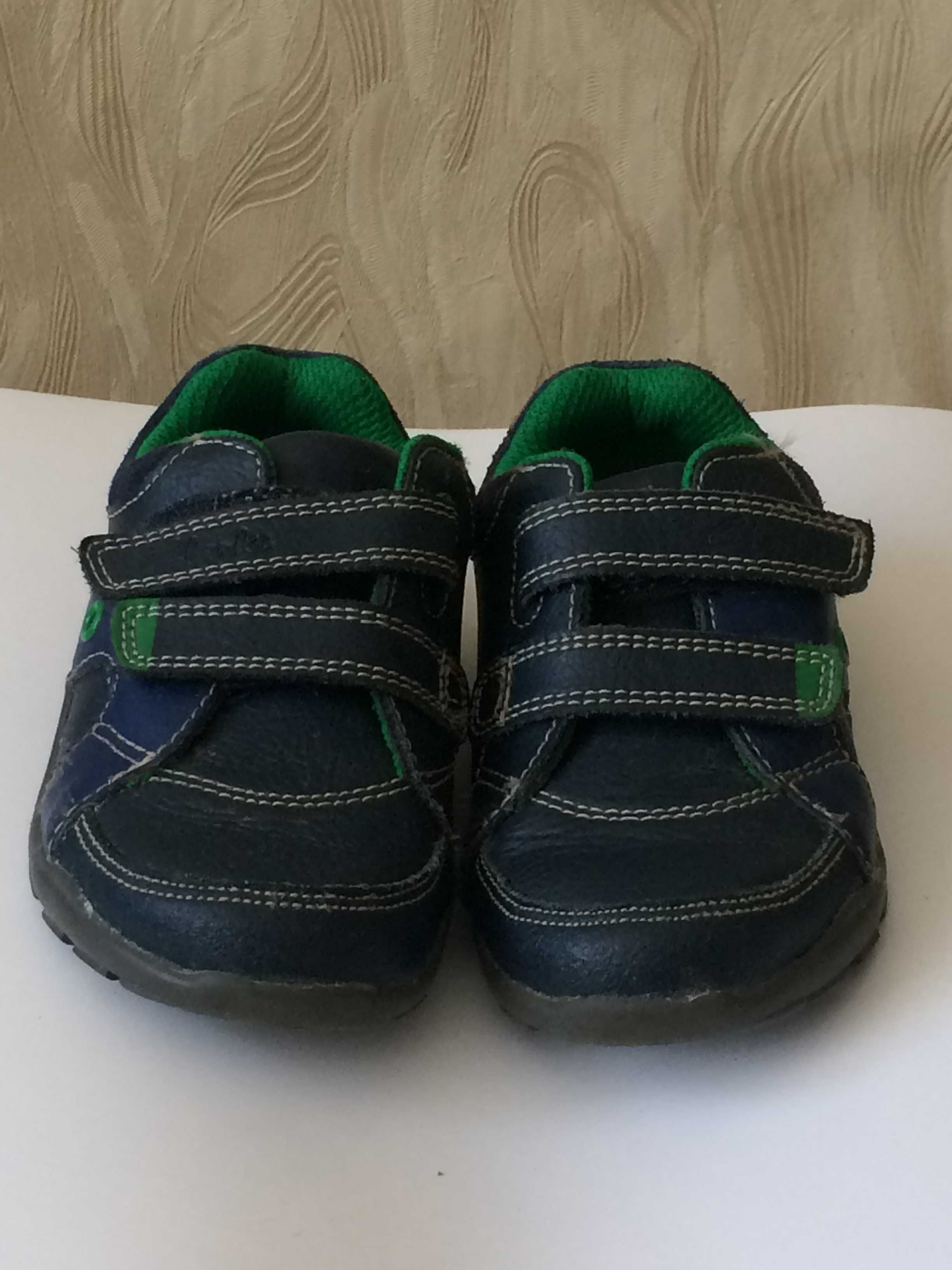 Кожаные кроссовки на липучках Clarks , 15см по стельке