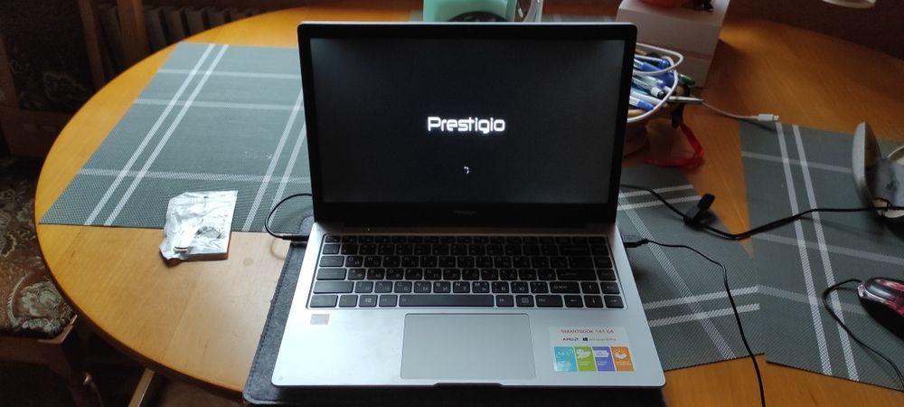 Ноутбук Новый Prestigio 141 С 4, 4/64 гб.+мышка