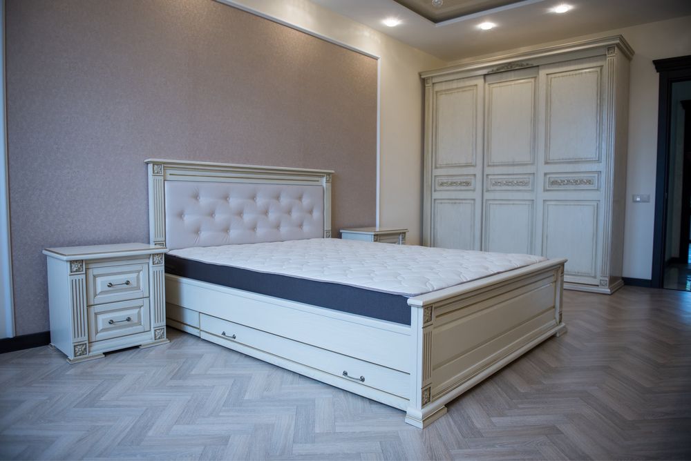 Ліжко з дерева ясен