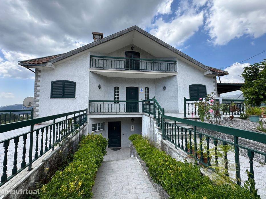 Moradia T5 – Oliveira de Frades