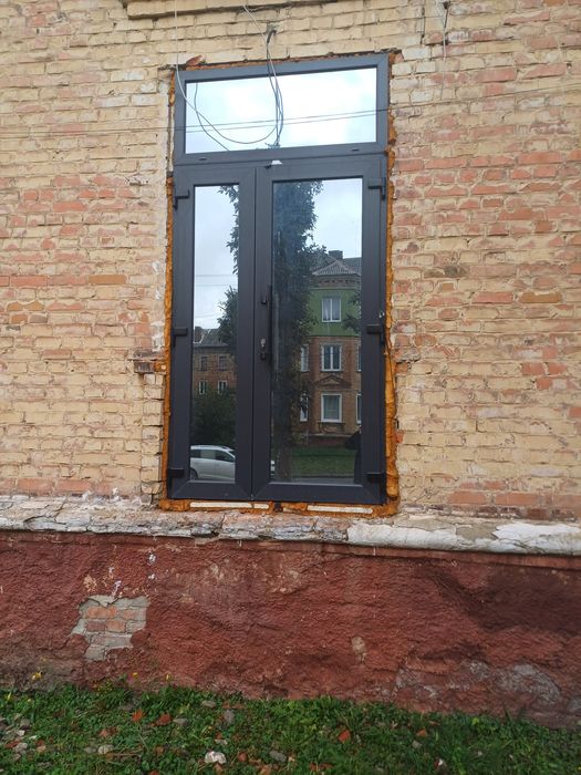 Продам квартиру під нежитлове приміщення