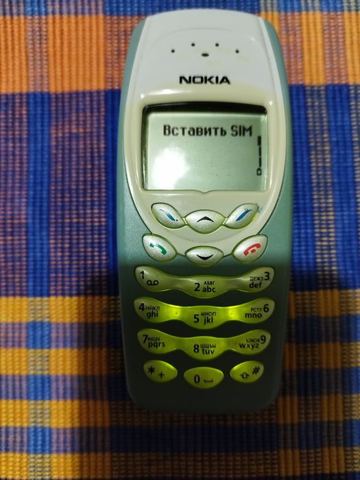 Nokia 3410 с блоком питания.