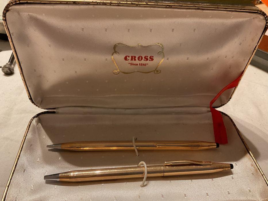 Conjunto de esferografica e lapiseira da Cross em ouro plaquê