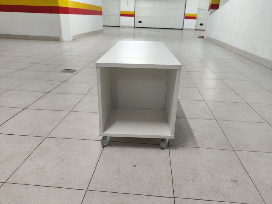 Consola branca para sala