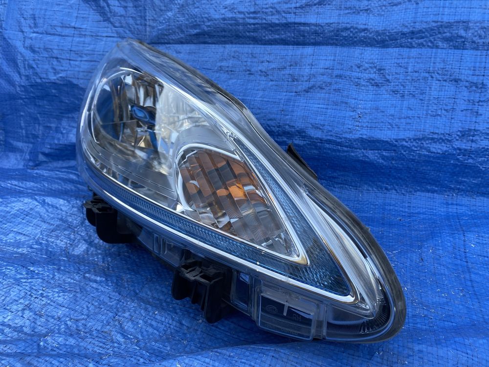 LAMPA przednia prawa NISSAN E-NV200 Europa prawy przód reflektor oem