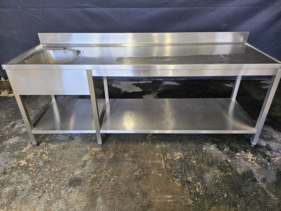 Bancada em inox com cuba de lavagem