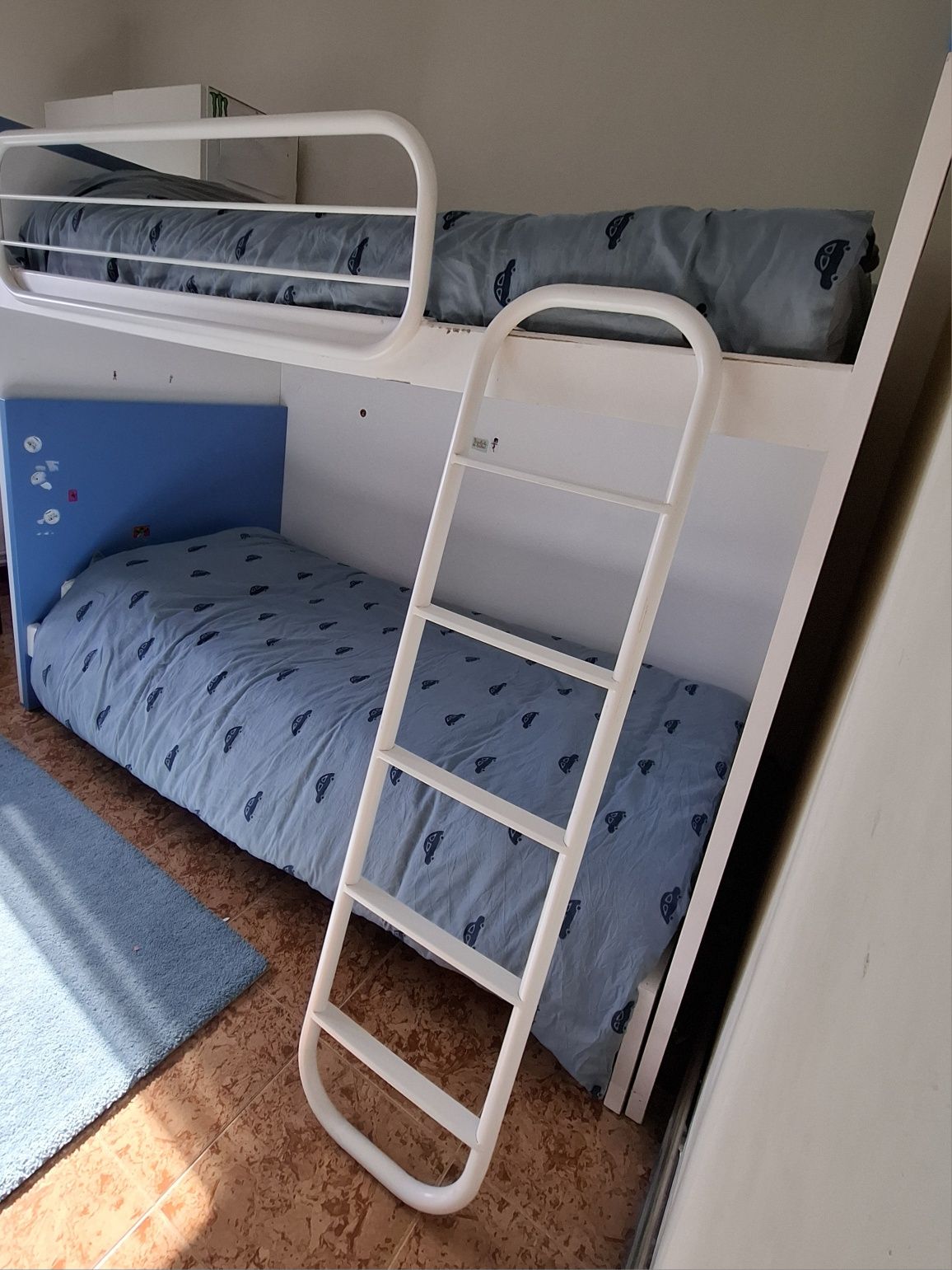 Cama beliche bom estado
