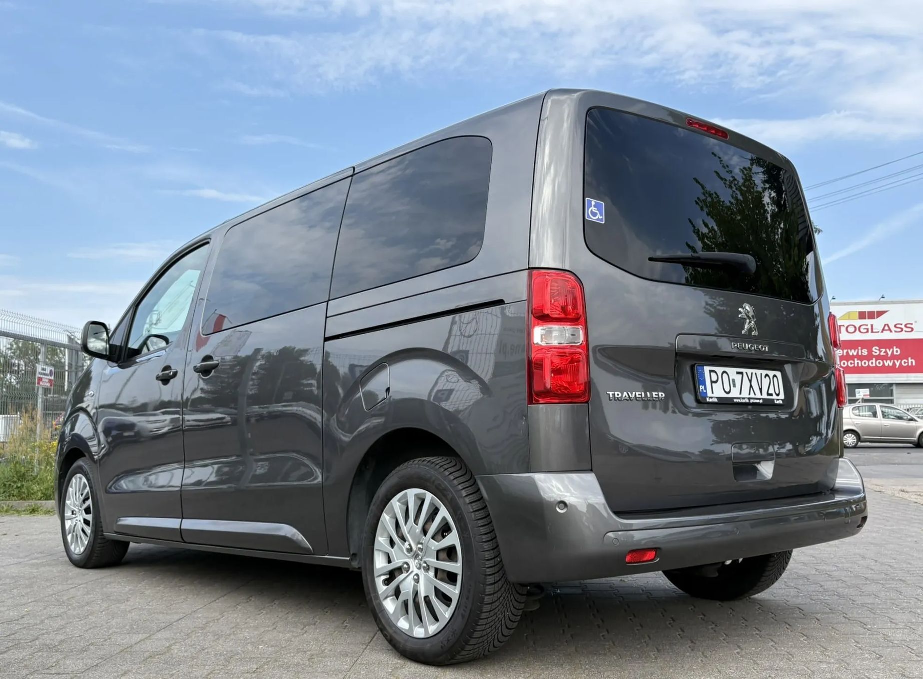 Peugeot Traveller SalonPL/ 8osób/ PDC/ Automat+F1/ Nawigacja/ Tempomat