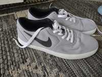 Sprzedam trampki NIKE rozm. 43