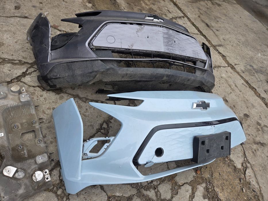 Бампер Chevrolet Bolt EV дефект оригинал разборка