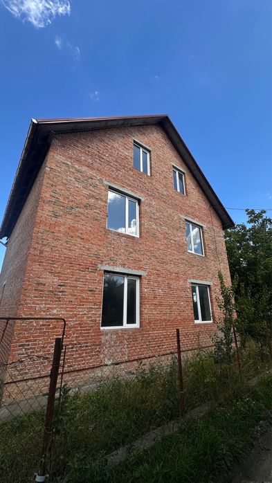 Продаж 4к будинку Дубово