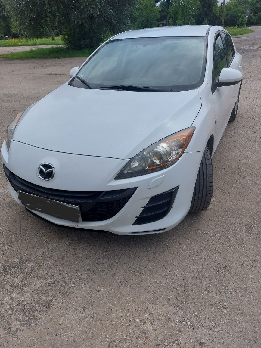 Samochod Mazda 3 bl