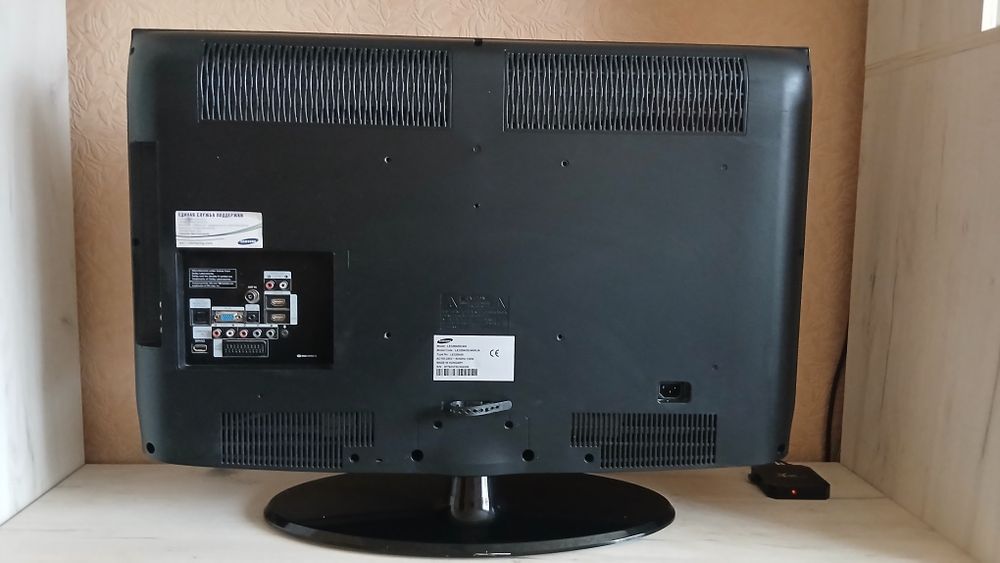 Телевизор  Samsung LE32B450C4W