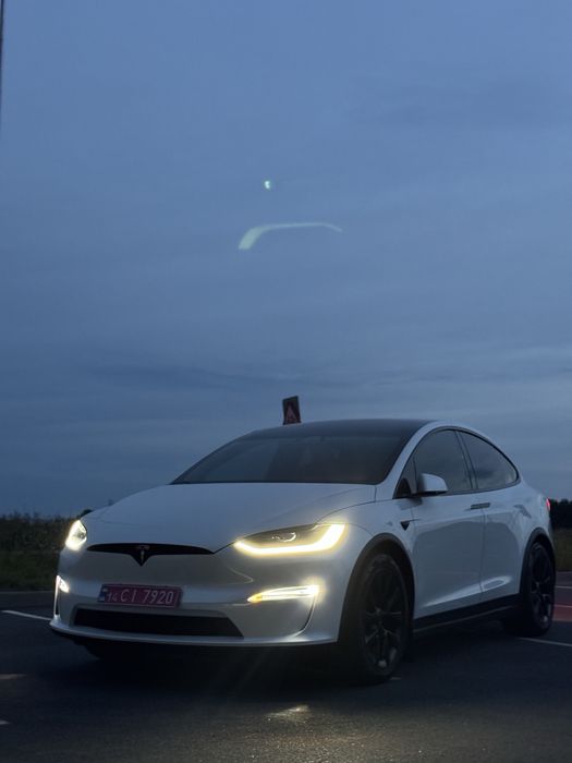 Tesla model x продам