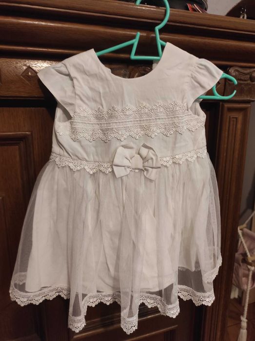 Biała sukieneczka do chrztu