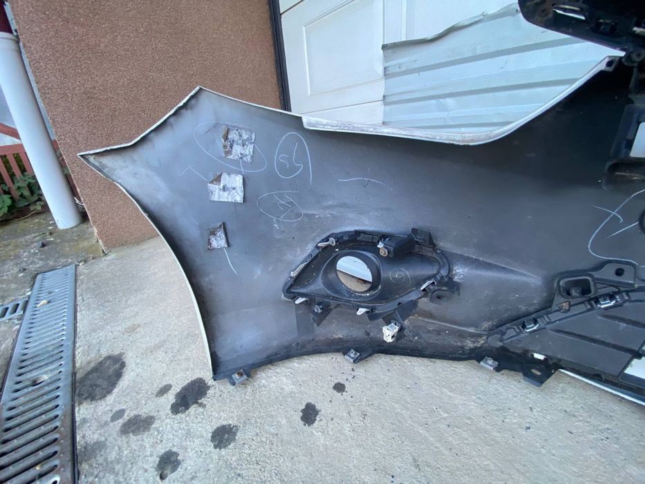 Mazda 6 GJ 2013 передній бампер у зборі Мазда решітка радіатора