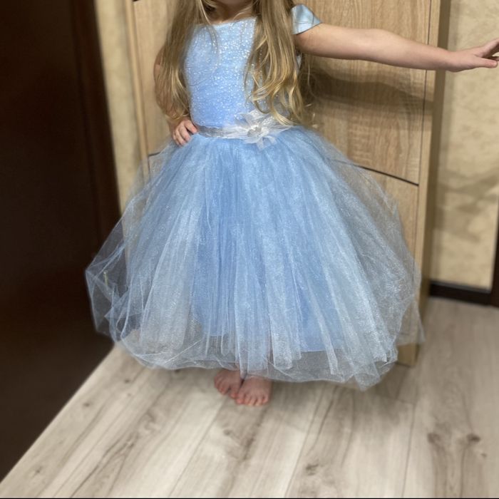Плаття дитяче блакитне святкове