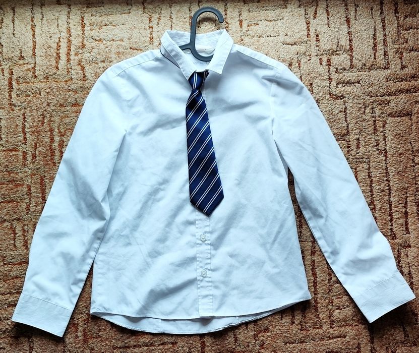 Koszula biała chłopięca + sweter 134