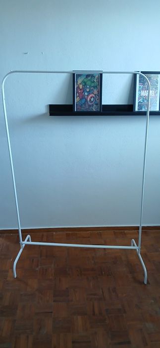 Araras da ikea para roupas