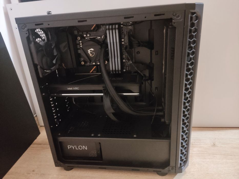 Komputer I3 10100f, Intel arc a750, 32gb ramu