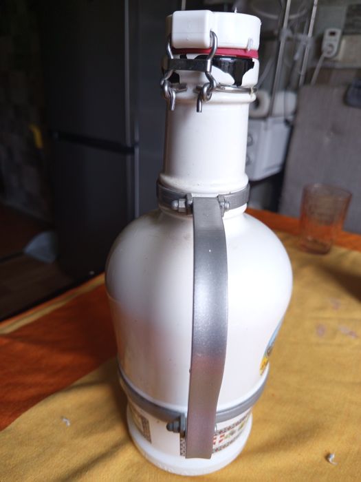 Красивая коллекционная бутылка Рідна Україна