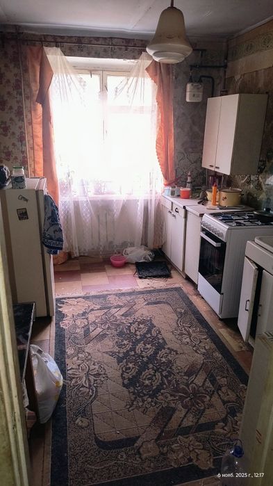 Продам 3-х. комнатную квартиру под ремонт..