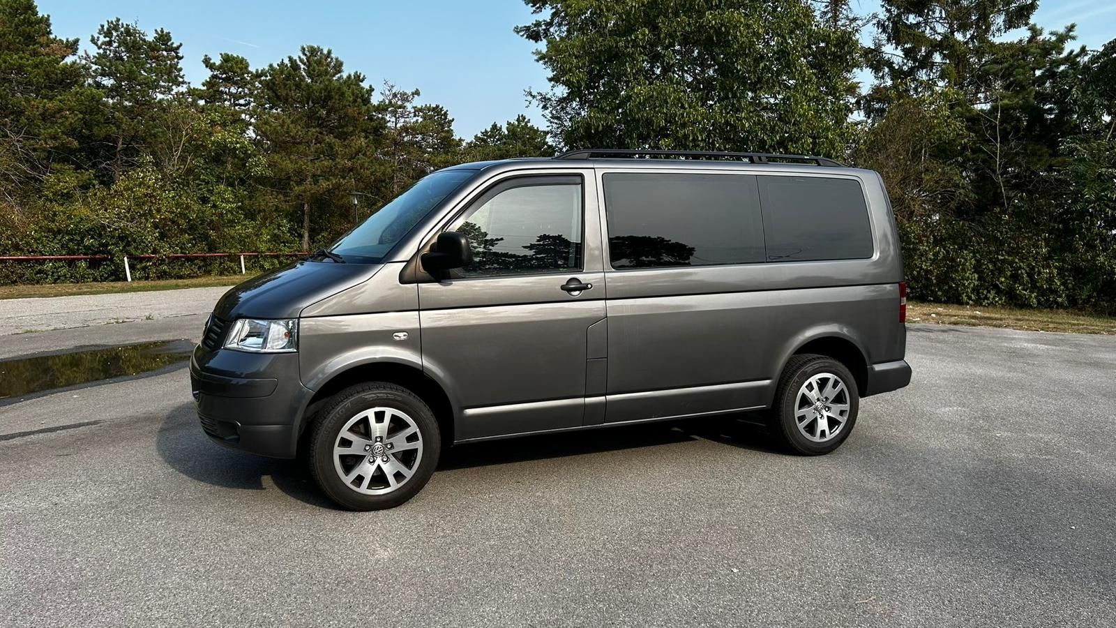 VW Transporter Caravelle T5 1.9TDI 102KM 9 osobowy doinwestowany