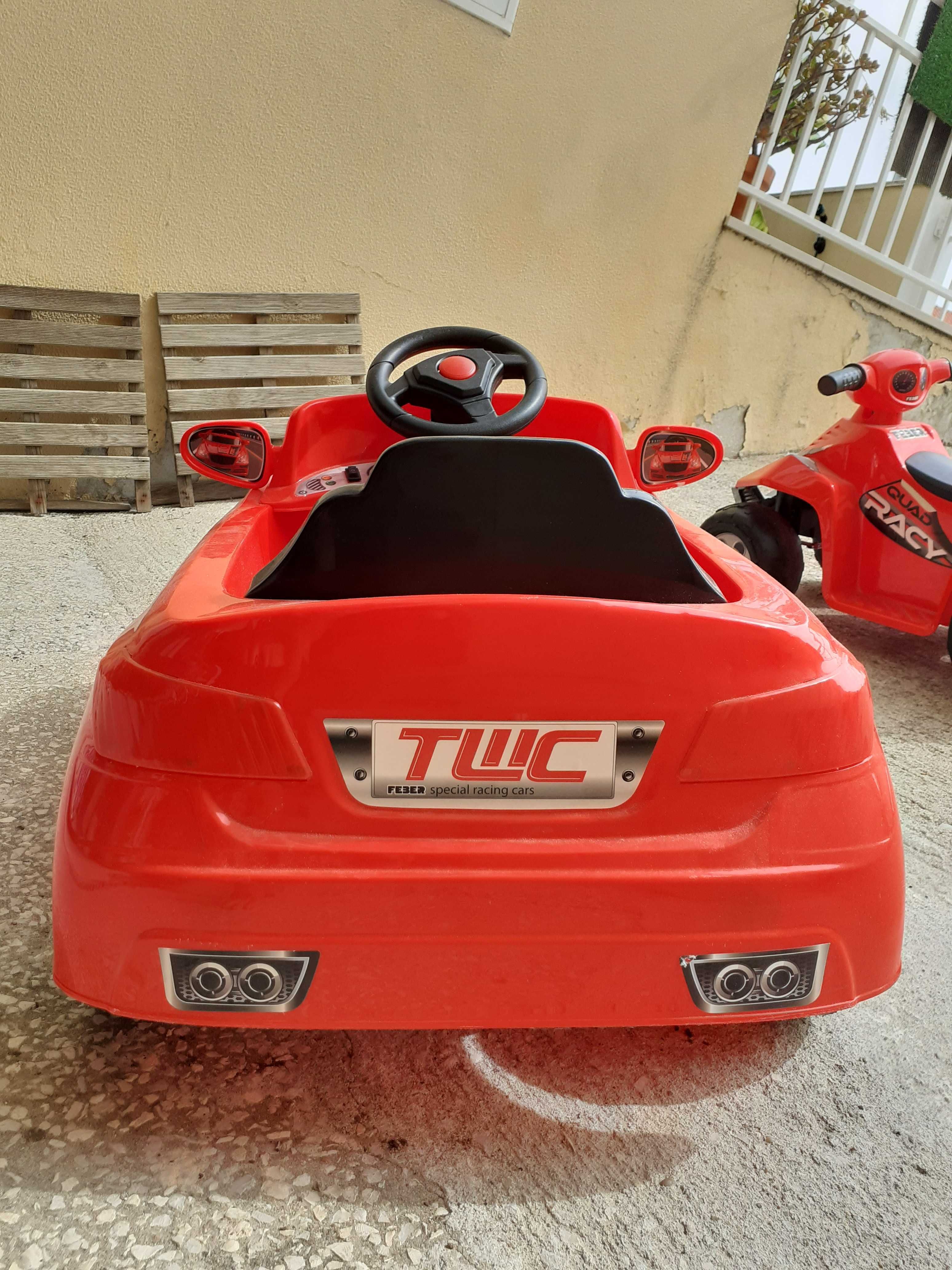 Automóvel elétrico infantil