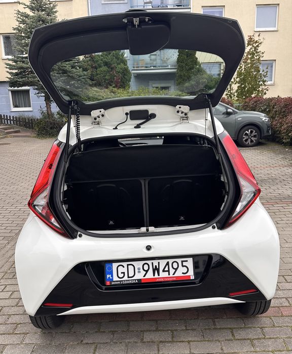 TOYOTA AYGO X-PLAY CARPlayApple Android automat kamera 2018 super stan