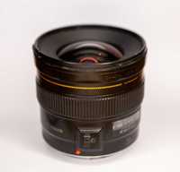 Canon Lente EF 20mm f/2.8