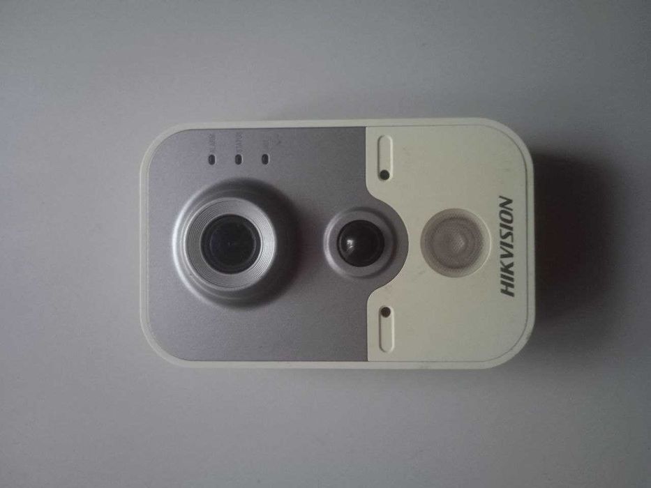 IP камера Hikvision DS-2CD2420F-I (2.8 мм)