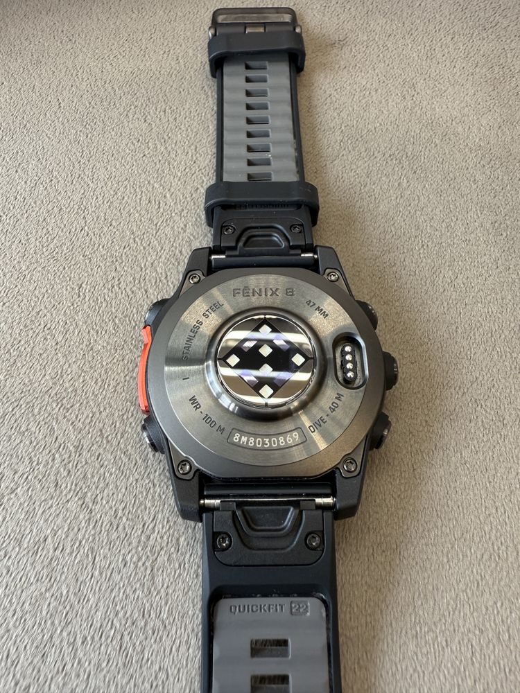 Garmin Fenix 8 47 mm AMOLED Carbon Gray