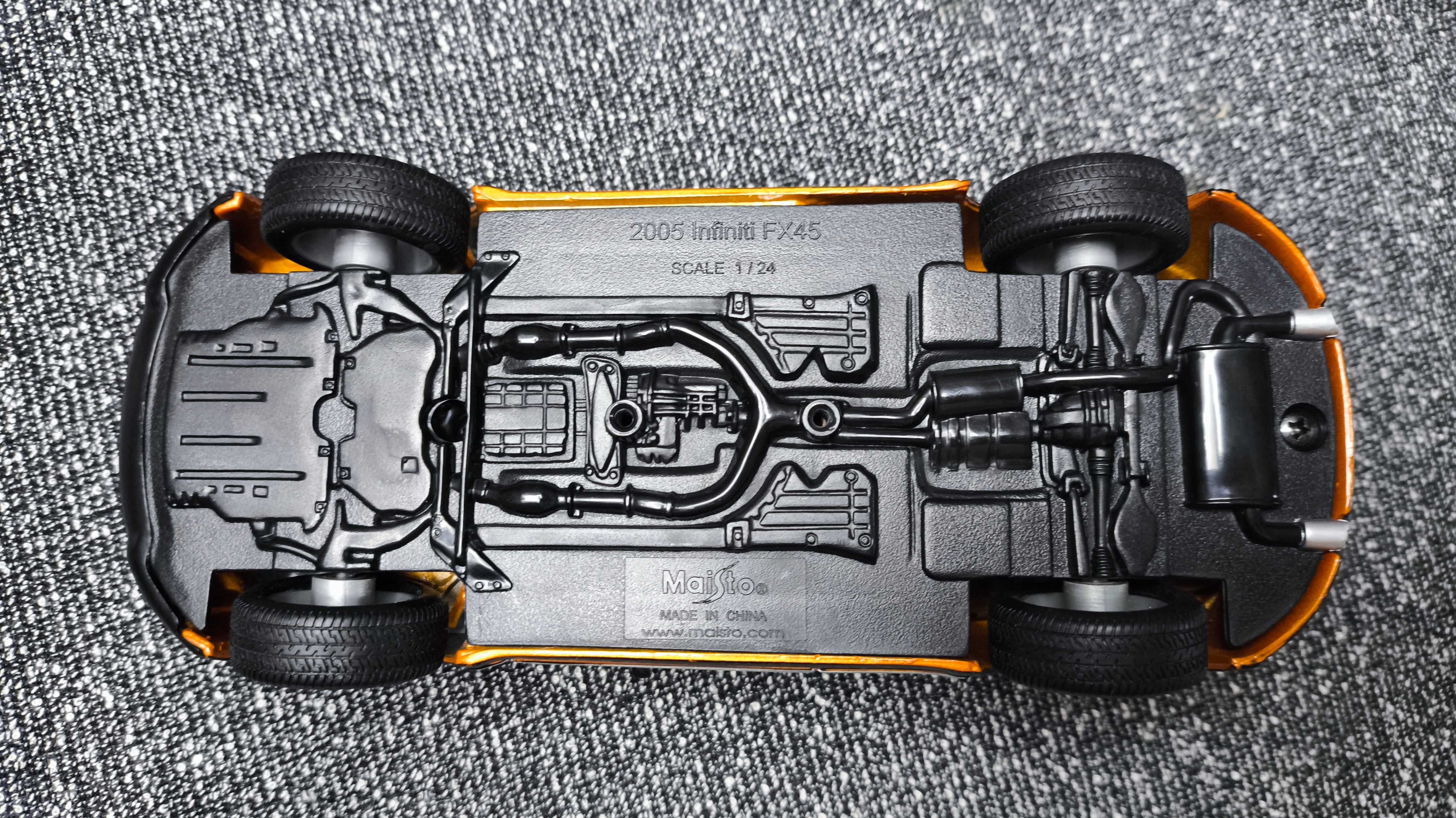 Модель Infiniti FX45 масштаб 1:24 Maisto