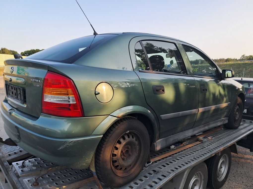 Opel Astra G 1.6 całość na części kol Z 374