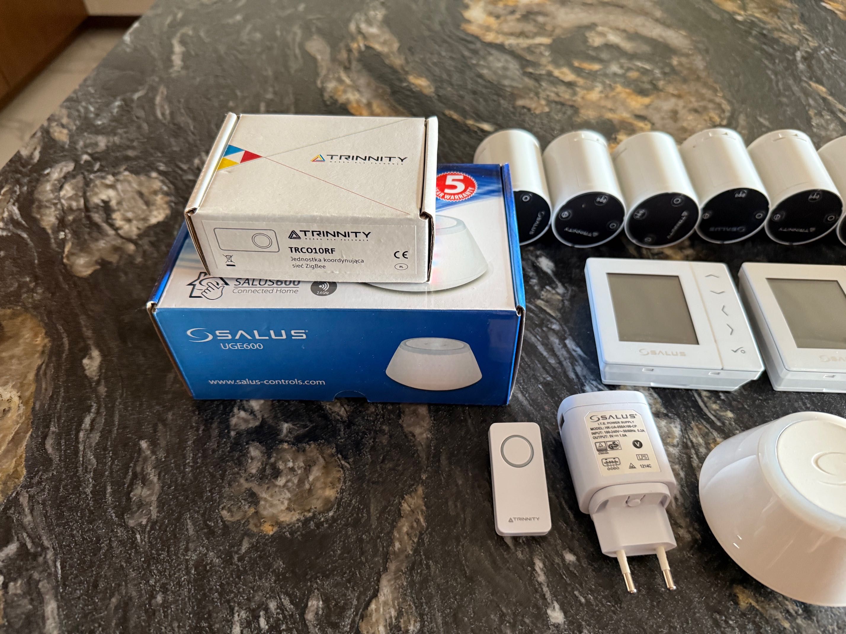 Zestaw sterowania ogrzewaniem Salus Smart Home - komplet WIFI